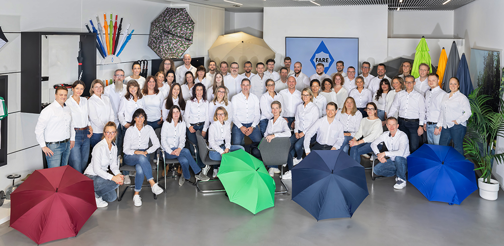 Gruppenfoto FARE Mitarbeiter